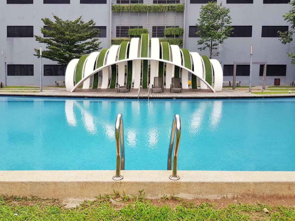 No.5 The Mint @ Puchong Center Near Ioi Mall Buitenkant foto